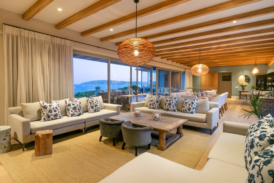 9 Bedroom Property for Sale in Beachy Head Western Cape